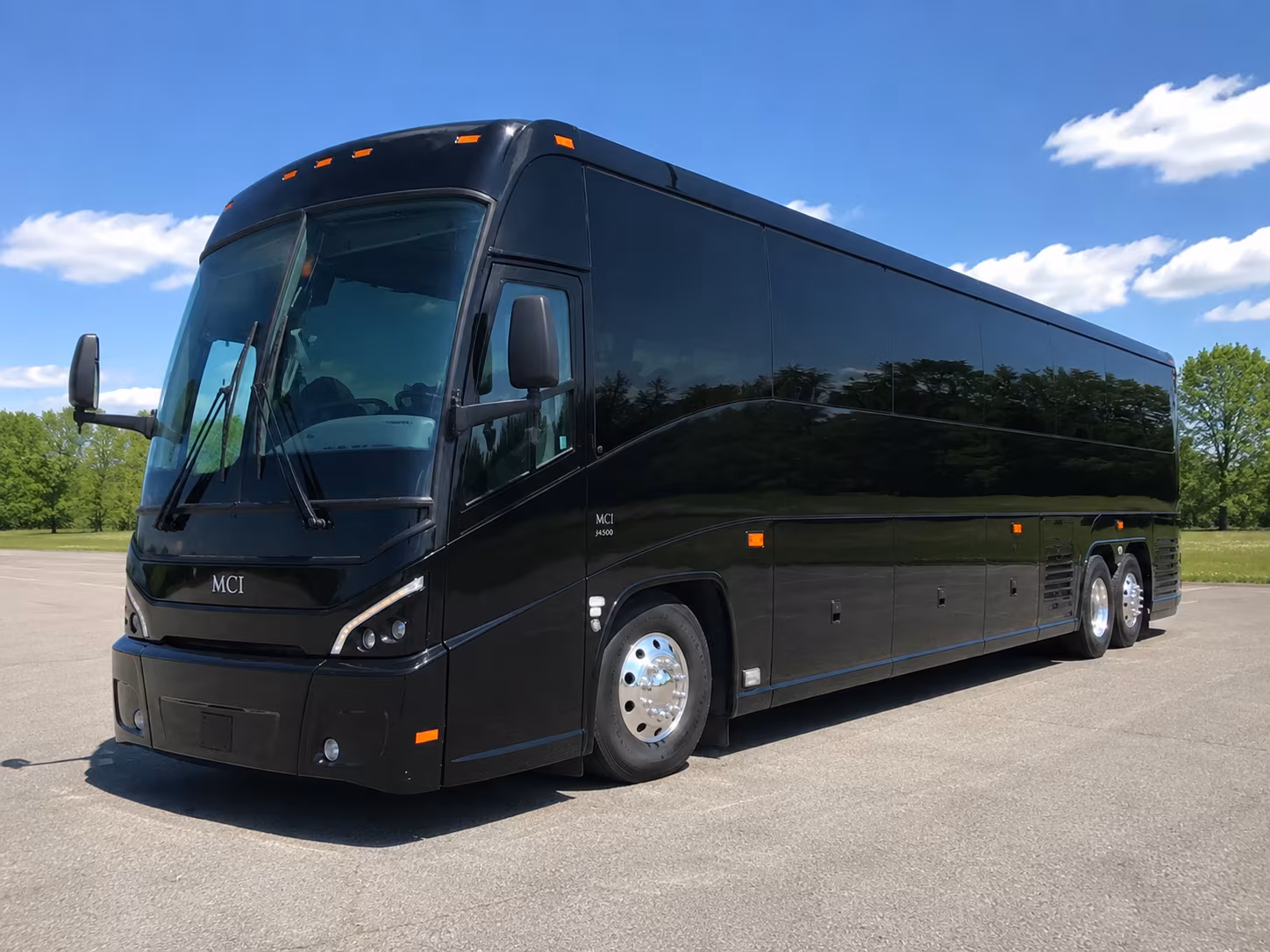 busrentalames com is ready to get your group to iowa speedway and des moines events