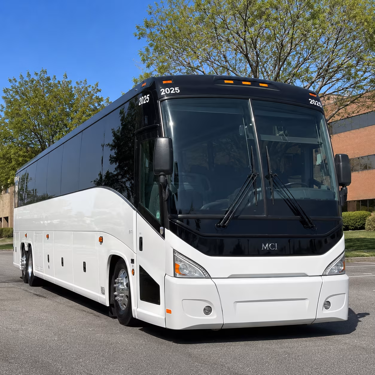 graduation weekend shuttles for families celebrating at isu